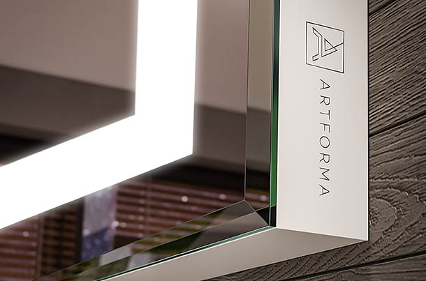 An additional option in the form of edge bevelling of the mirror, which consists in special grinding of the edges of the surface at the right angle so that the reflected light creates a crystal effect. A beautiful mirror finish effect that works well in any situation.