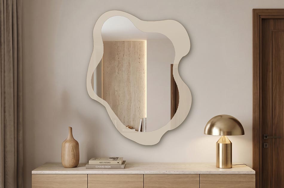 Mirror with decorative Lacobel glass