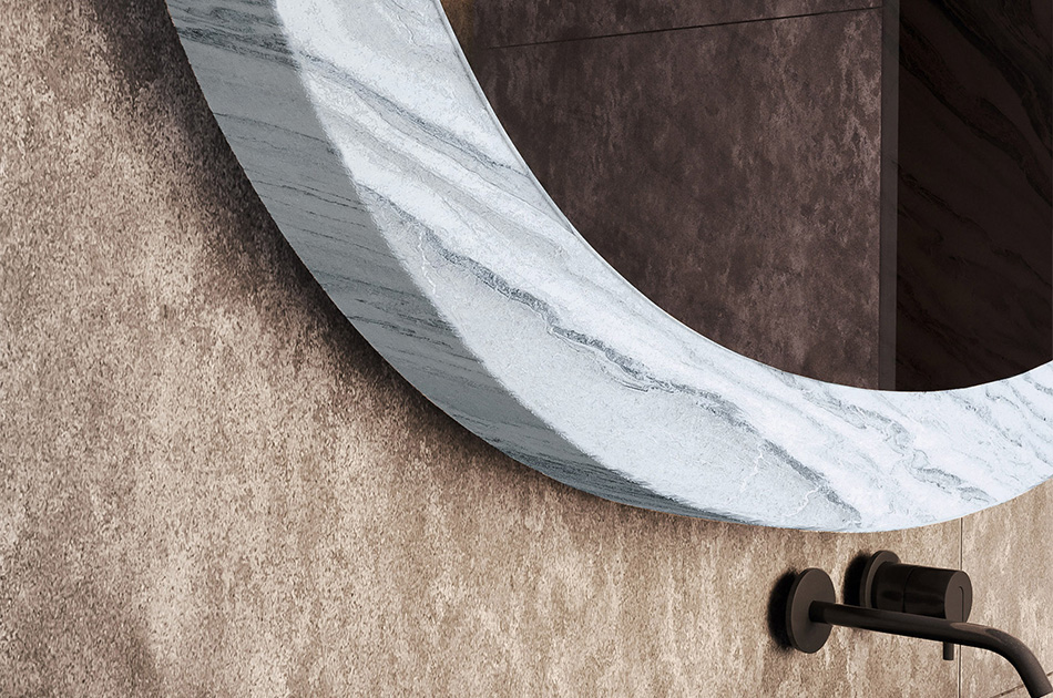 A unique mirror in a custom-made frame. Tailor it to your needs