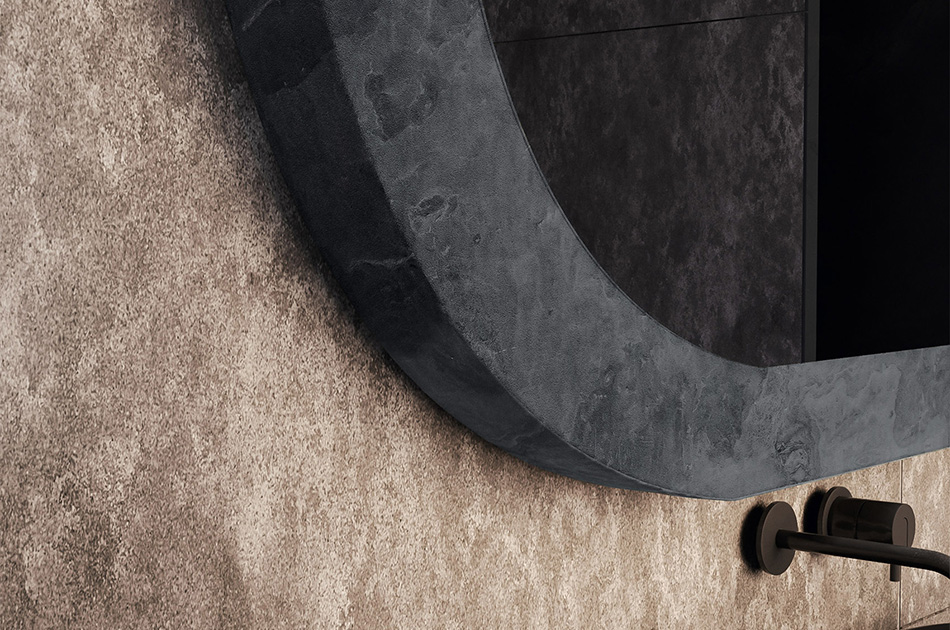 A unique mirror in a custom-made frame. Tailor it to your needs